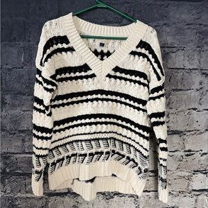 Universal Thread Sweater Womans‎ XS Cream Black Textured Stripe Knit Grandmacore